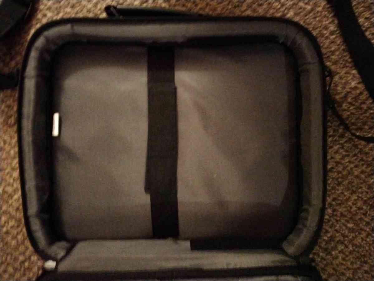 Targus Laptop Carrying Case - Muskegon, Michigan - FleaMarketBay