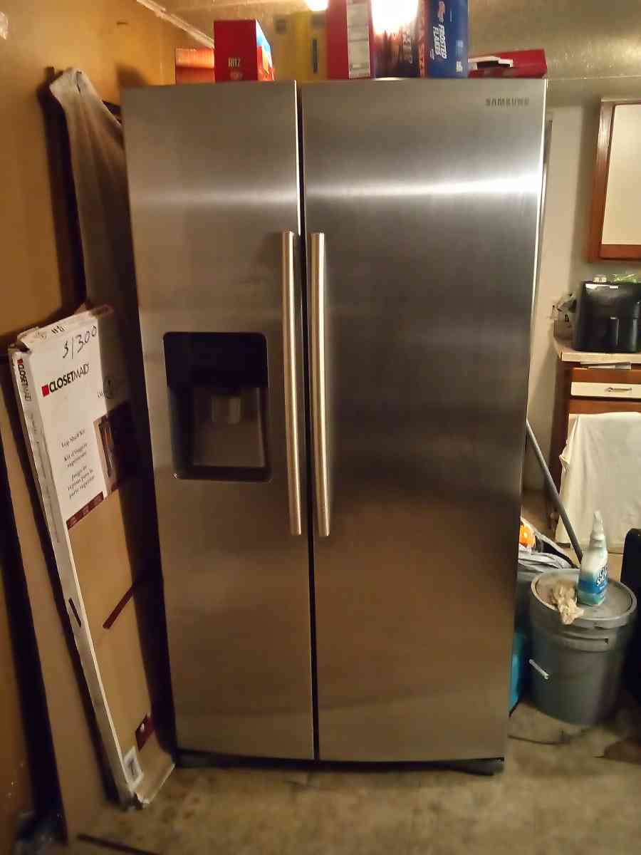 Samsung Bluetooth capable refrigerator - Illinois City, Illinois - FleaMarketBay