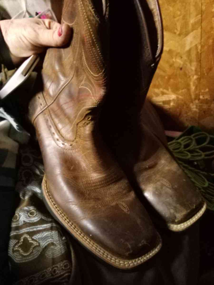 Ariat boots - Oklahoma City, Oklahoma - FleaMarketBay