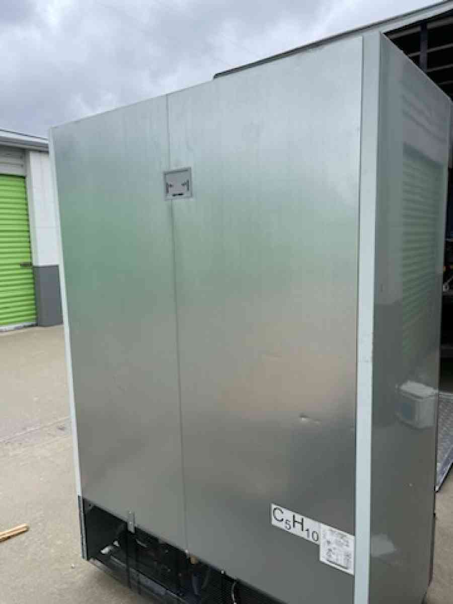 migali refrigerator - Glendora, California - FleaMarketBay