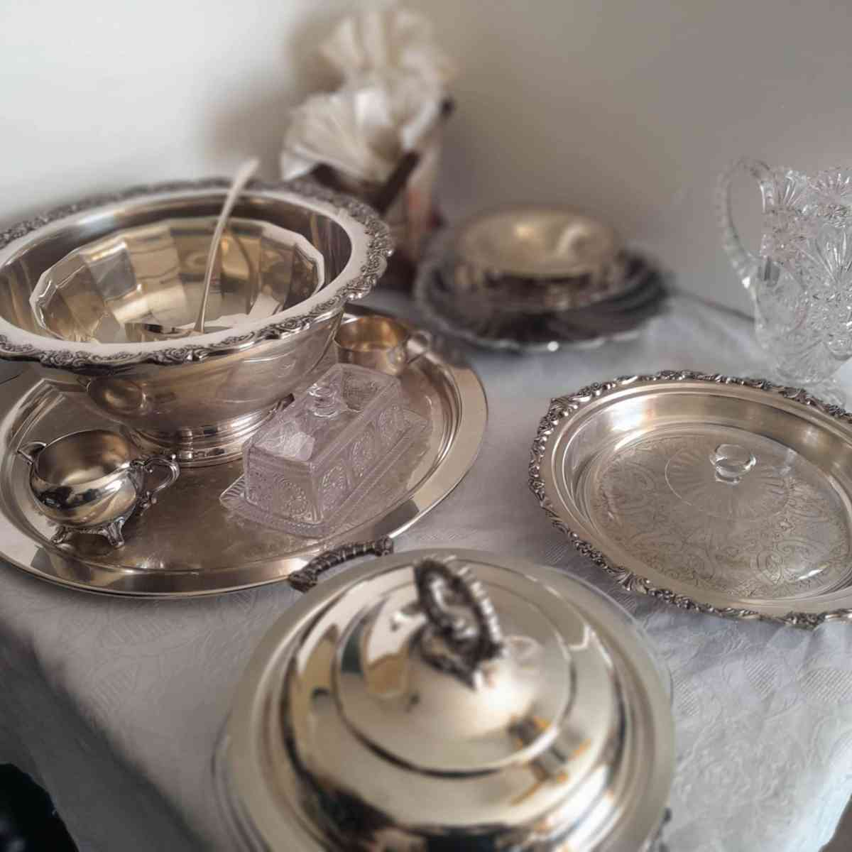 Silver Serving Set With Punch Bowl with alot of pieces - Tampa, Florida - FleaMarketBay