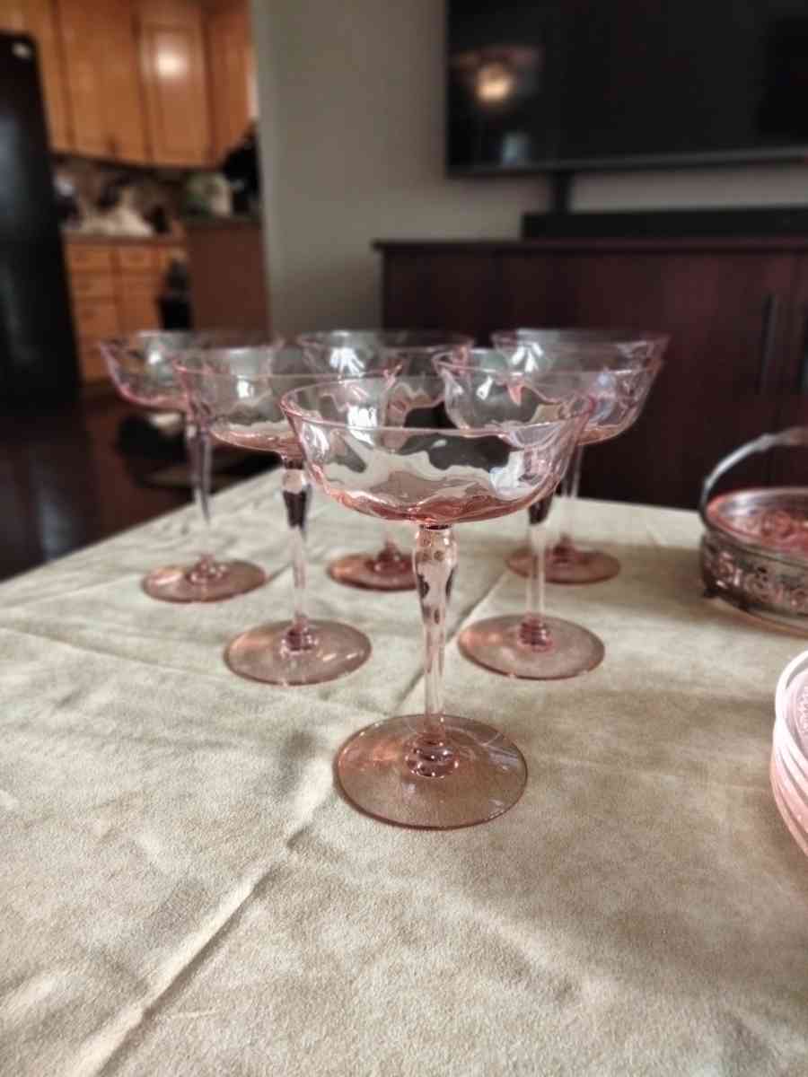 1940 pink glassware from the depression era - Spanaway, Washington - FleaMarketBay