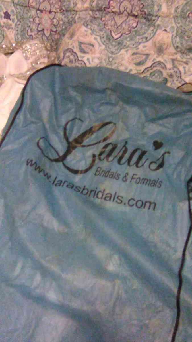 wedding dress - Wayne, West Virginia - FleaMarketBay