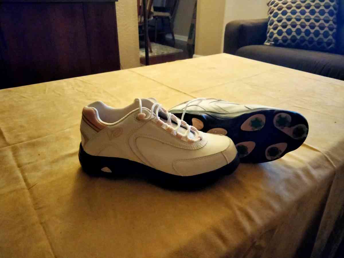 women golf shoes - Tacoma, Washington