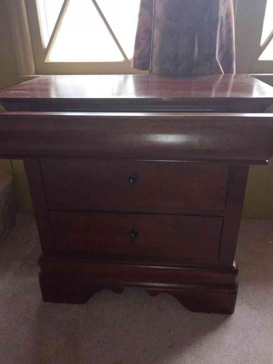 Kincaid Cherry Wood Wardrobe Bedroom Suit - Dallas, North Carolina - FleaMarketBay