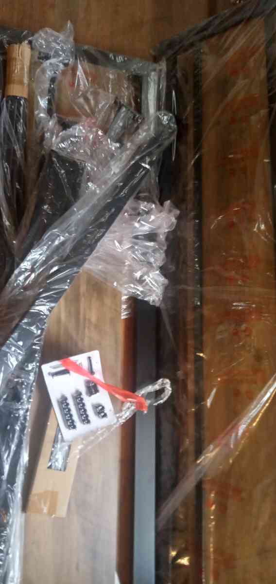 queen bed frame - Decatur, Georgia