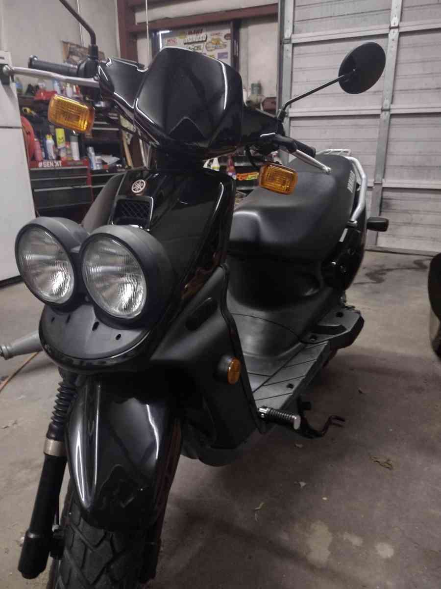 2009 Yamaha Zuma 50 cc 2 stroke 500 miles - Lumberton, North Carolina
