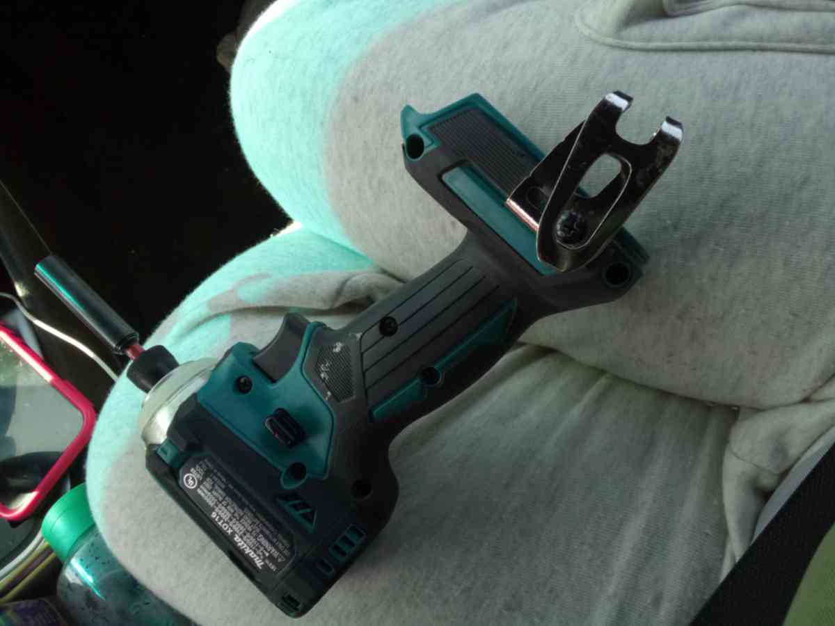 Makita xdt16 IMPACT WRENCH DRIVER - San Joaquin, California