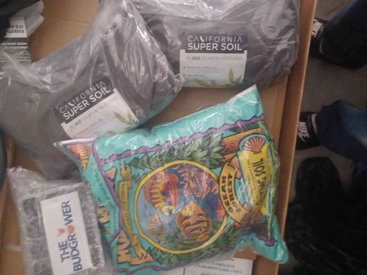 The Budgrowers advanced grow kit - Baltimore, Maryland - FleaMarketBay