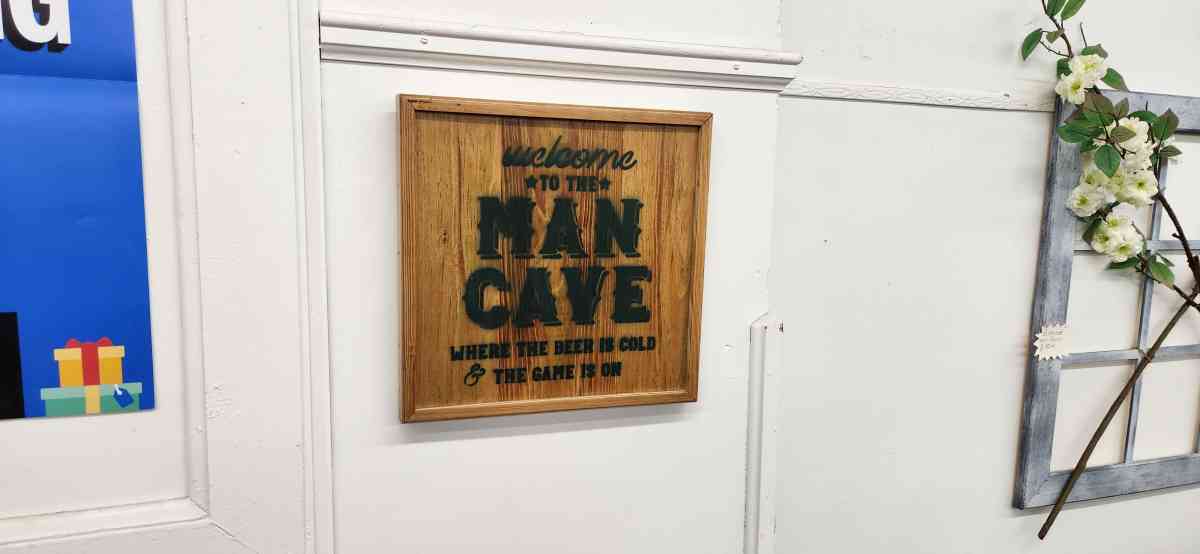 Wall decor - Urbana, Illinois - FleaMarketBay