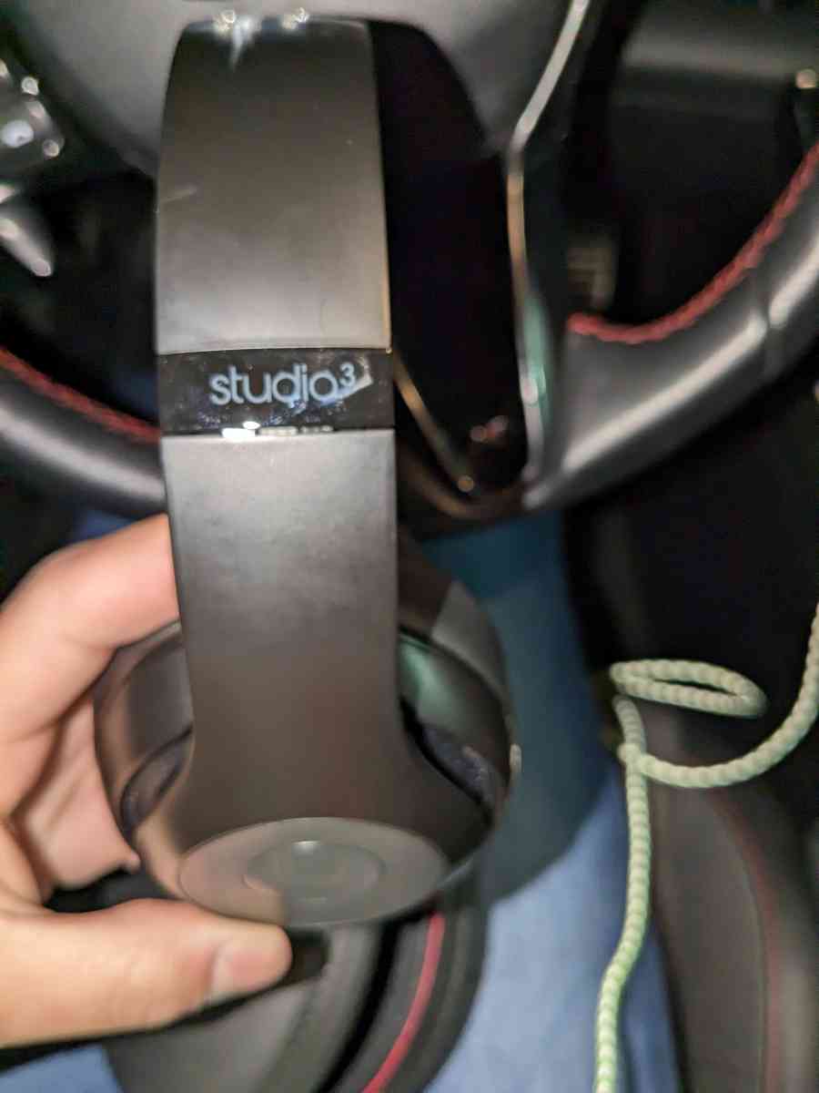 beats studio 3 wireless headphones - Fullerton, California - FleaMarketBay