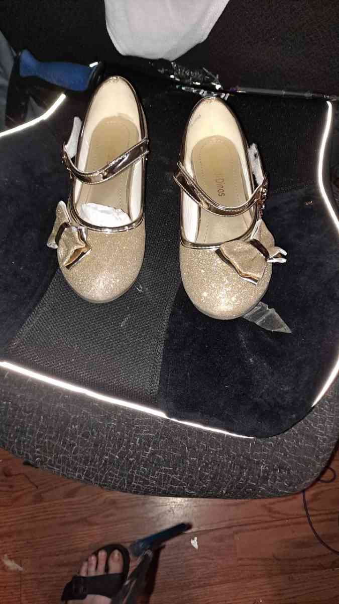 childs gold Shiney Mary Jane dress shoes - Fort Worth, Texas - FleaMarketBay