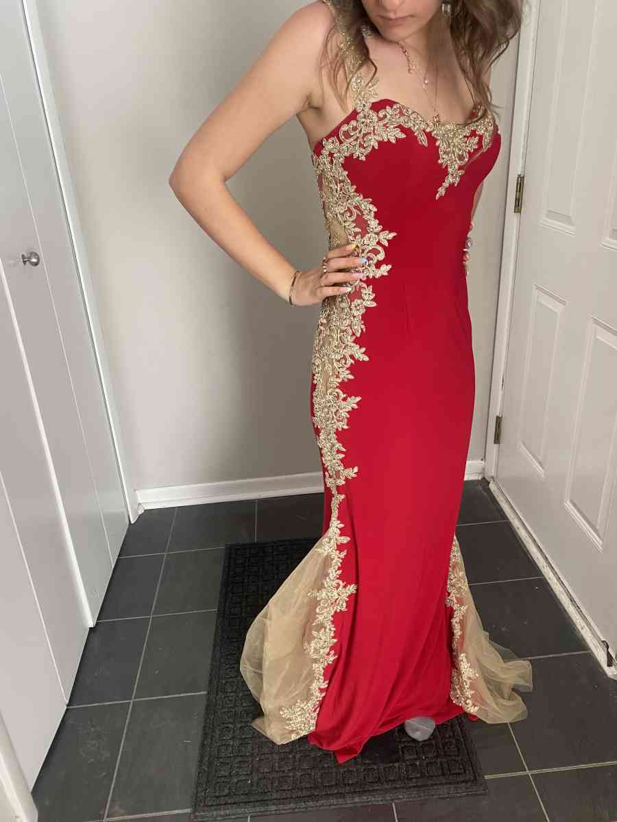 Beautiful Red and Gold Dress - Novi, Michigan - FleaMarketBay