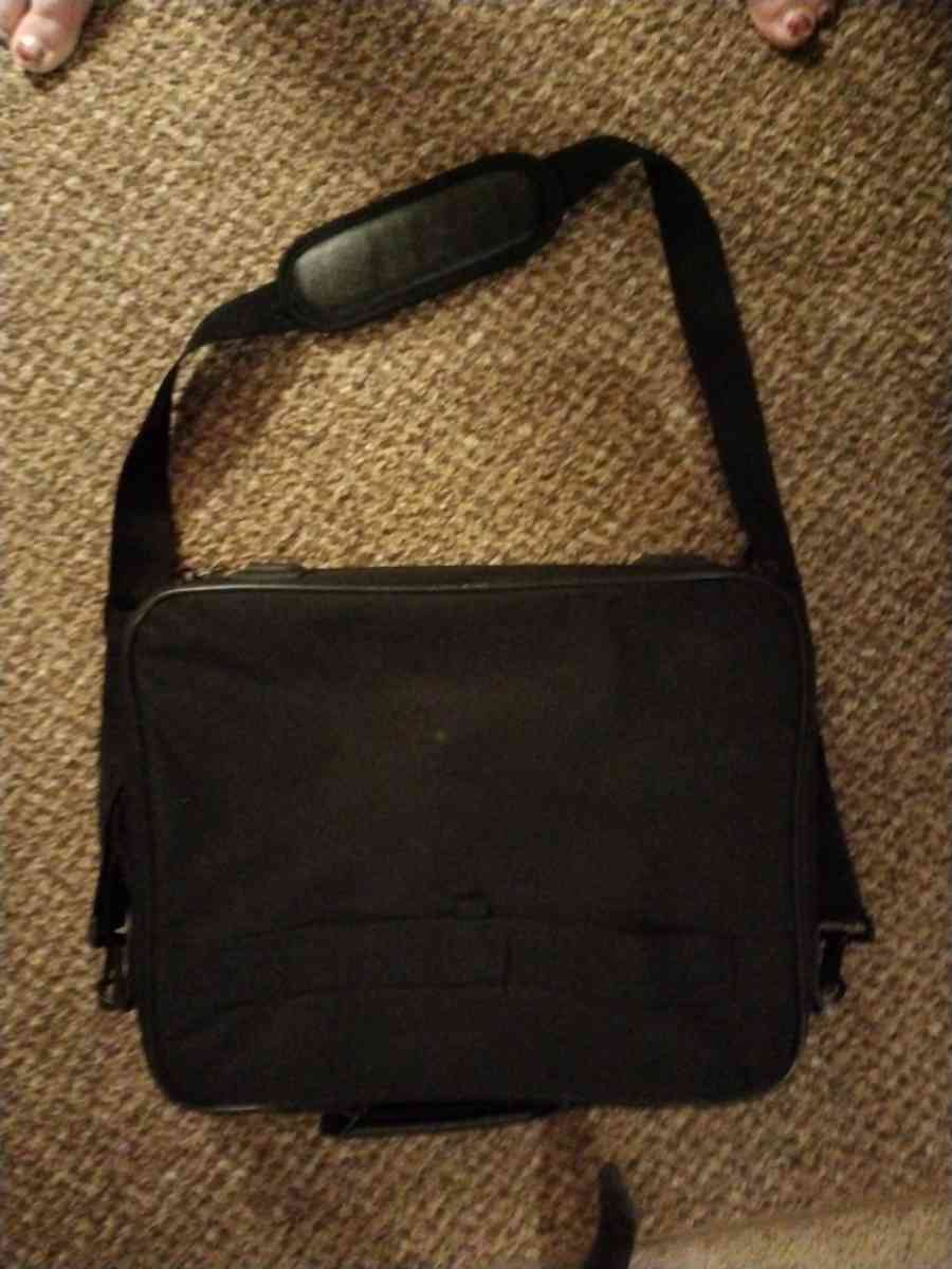 Targus Laptop Carrying Case - Muskegon, Michigan - FleaMarketBay