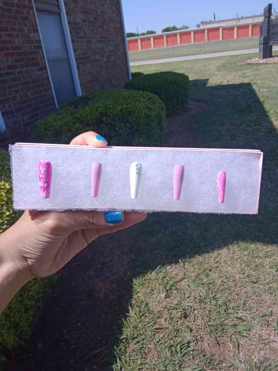 Bubbly Black Barbie Boutique - Wichita Falls, Texas - FleaMarketBay