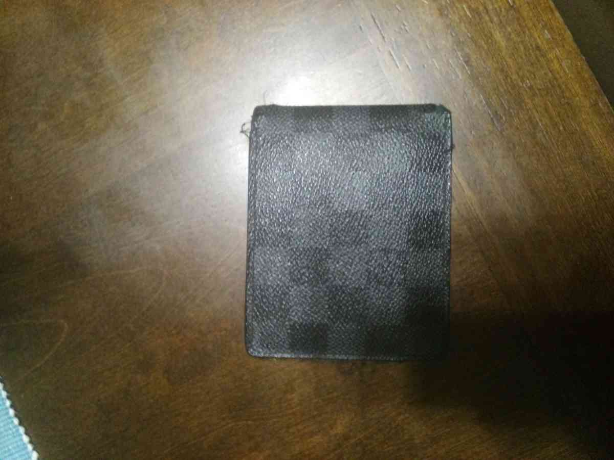 used LV WALLET - Monroeville, Pennsylvania