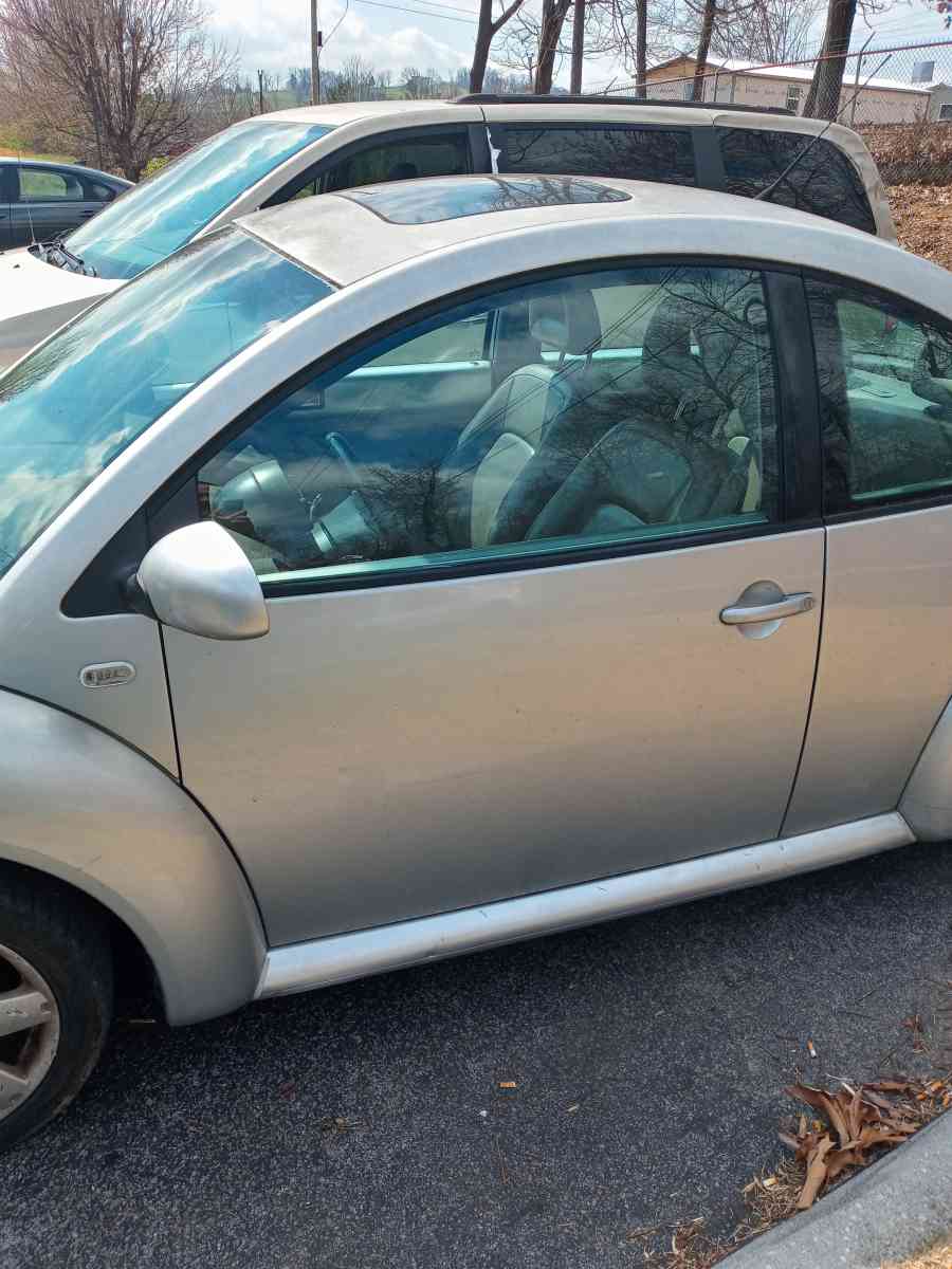 Volkswagen silver 125000 miles runs good drives good - Alicia, Arkansas - FleaMarketBay