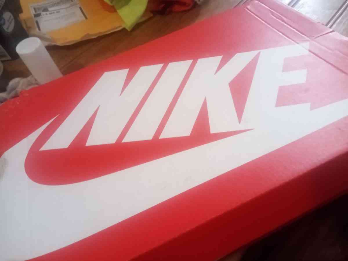 white mens shoes - Massillon, Ohio - FleaMarketBay