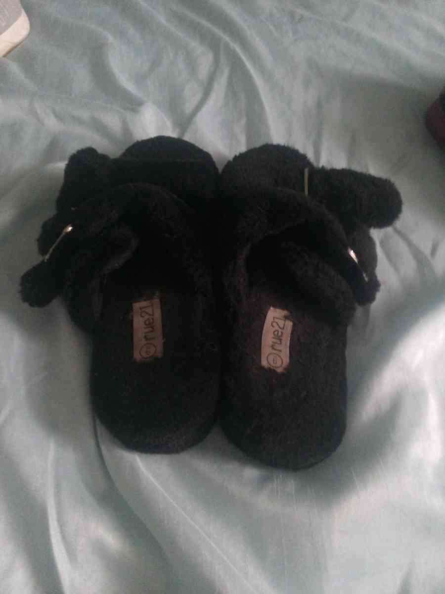 rue21 sandels - Smyrna, Tennessee - FleaMarketBay