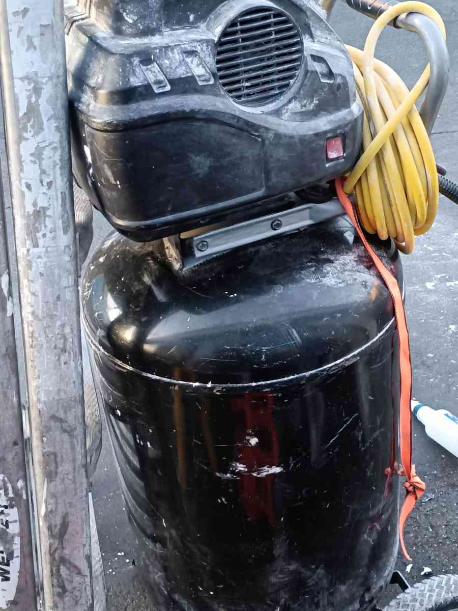 husky air compressor - Everett, Washington - FleaMarketBay