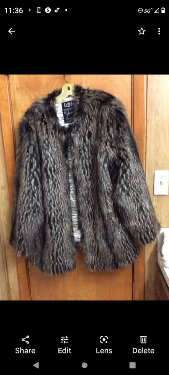 Fox Fur Coat - Lufkin, Texas - FleaMarketBay