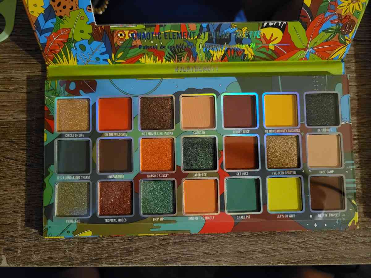 jungle roar make up pallete - East Boston, Massachusetts - FleaMarketBay