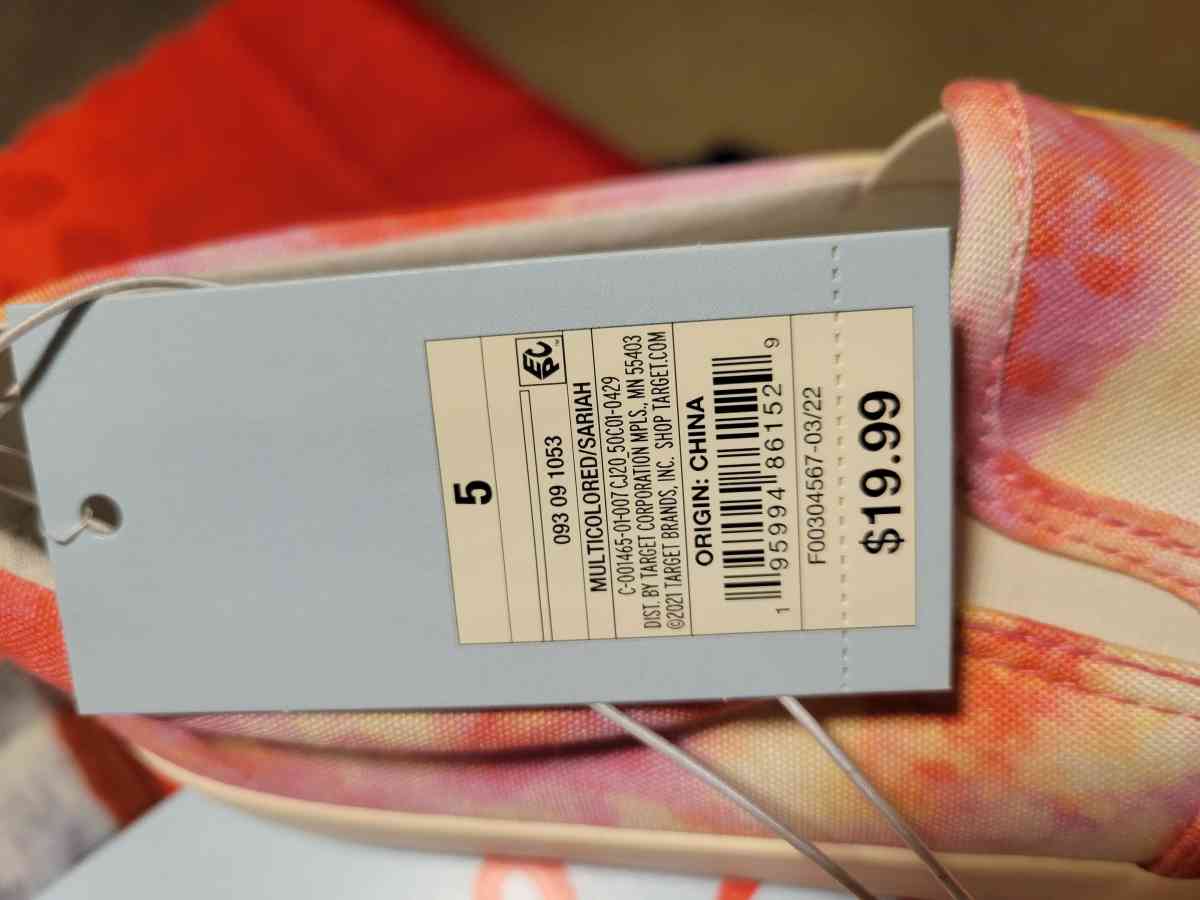 Women or girls shoes - East Boston, Massachusetts - FleaMarketBay