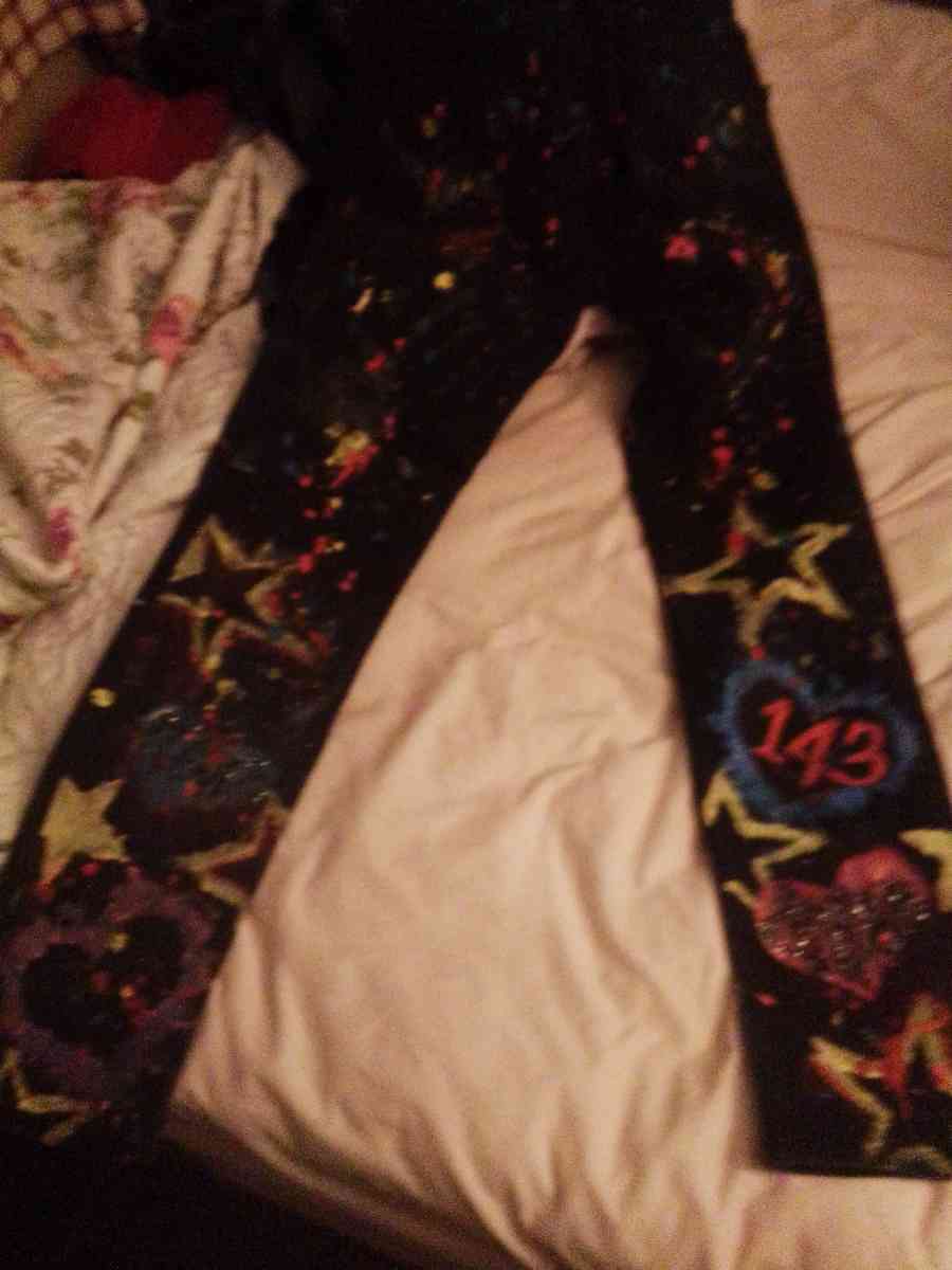 I make custom design pants shoes or shirts - Bethlehem, Pennsylvania - FleaMarketBay