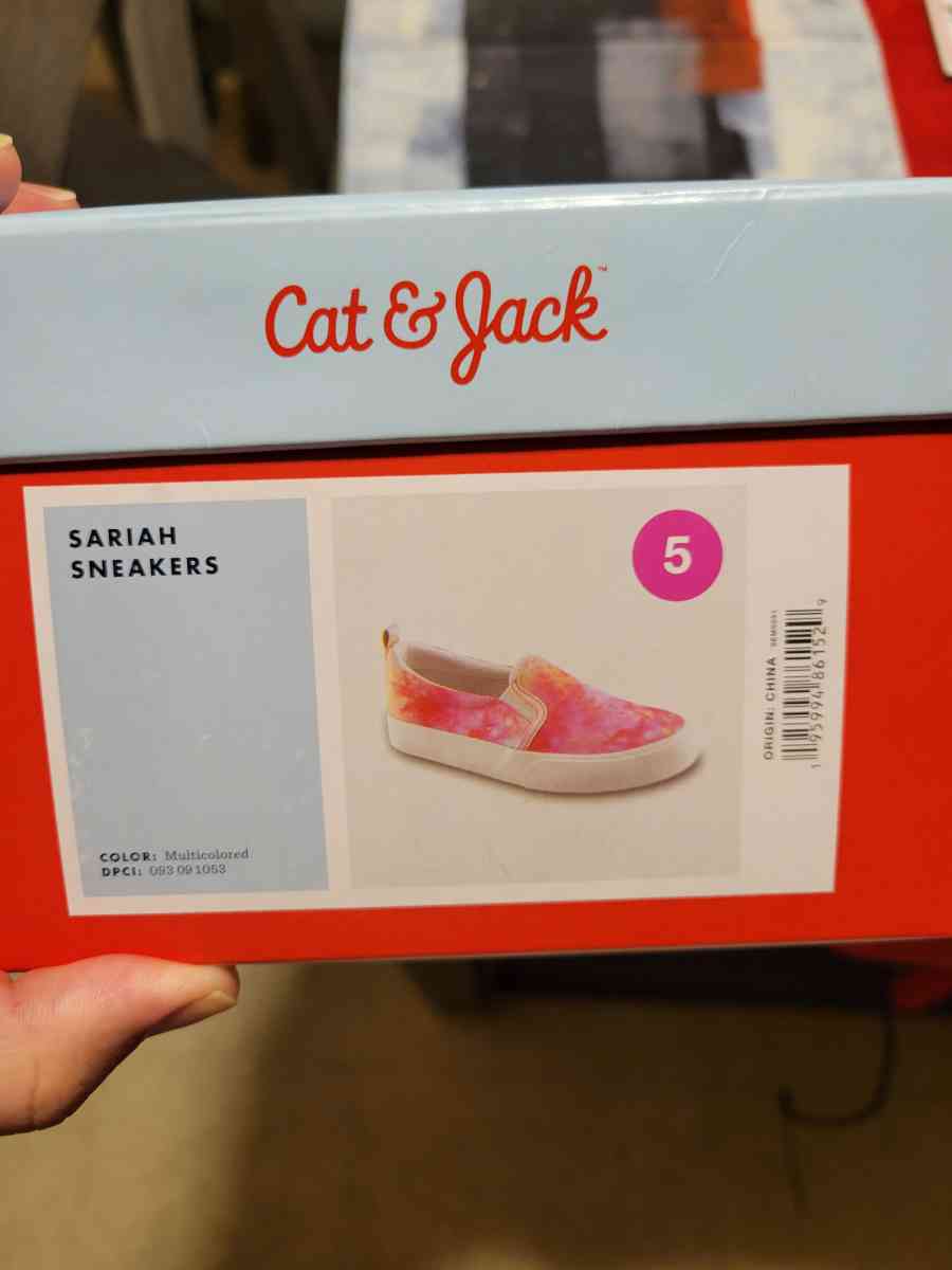 Women or girls shoes - East Boston, Massachusetts - FleaMarketBay