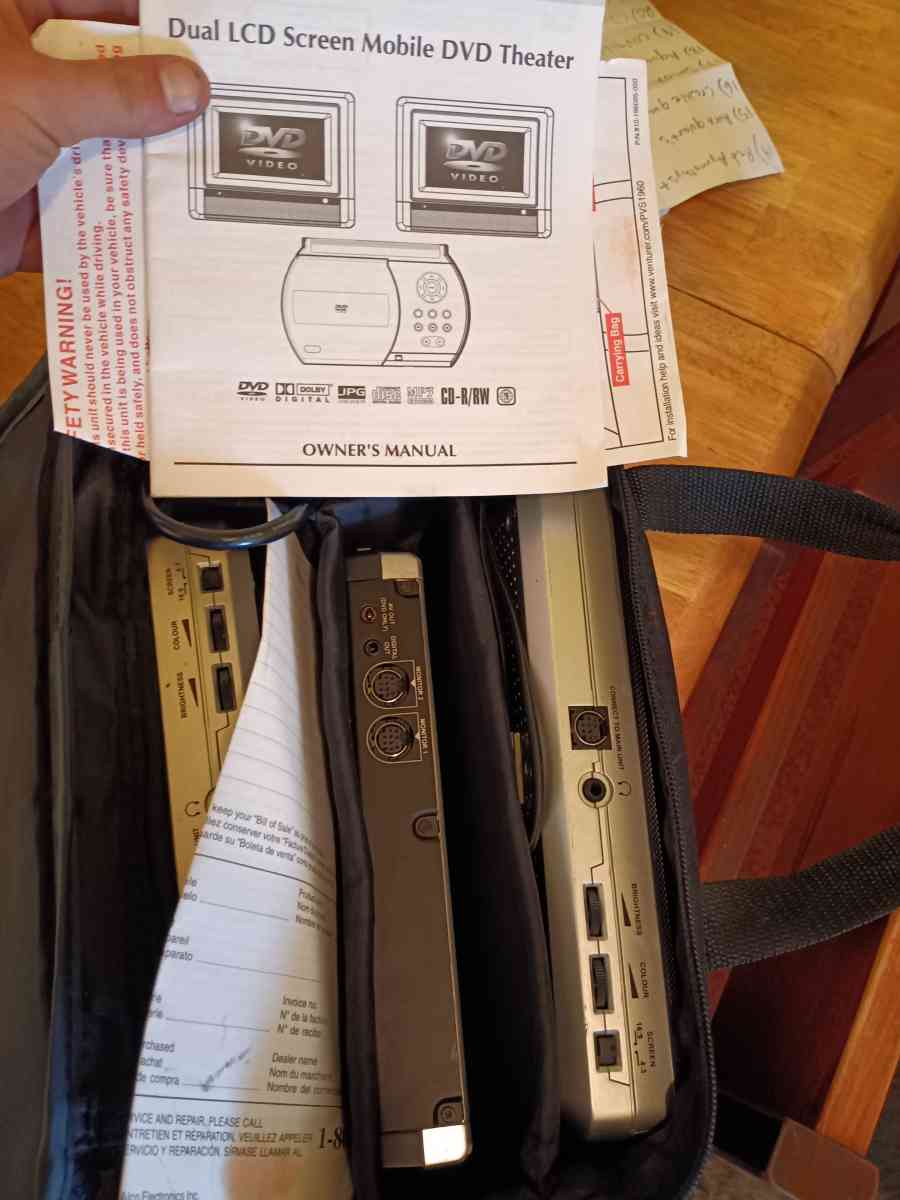 car DVD player with two screens for back seats - Denver, Colorado