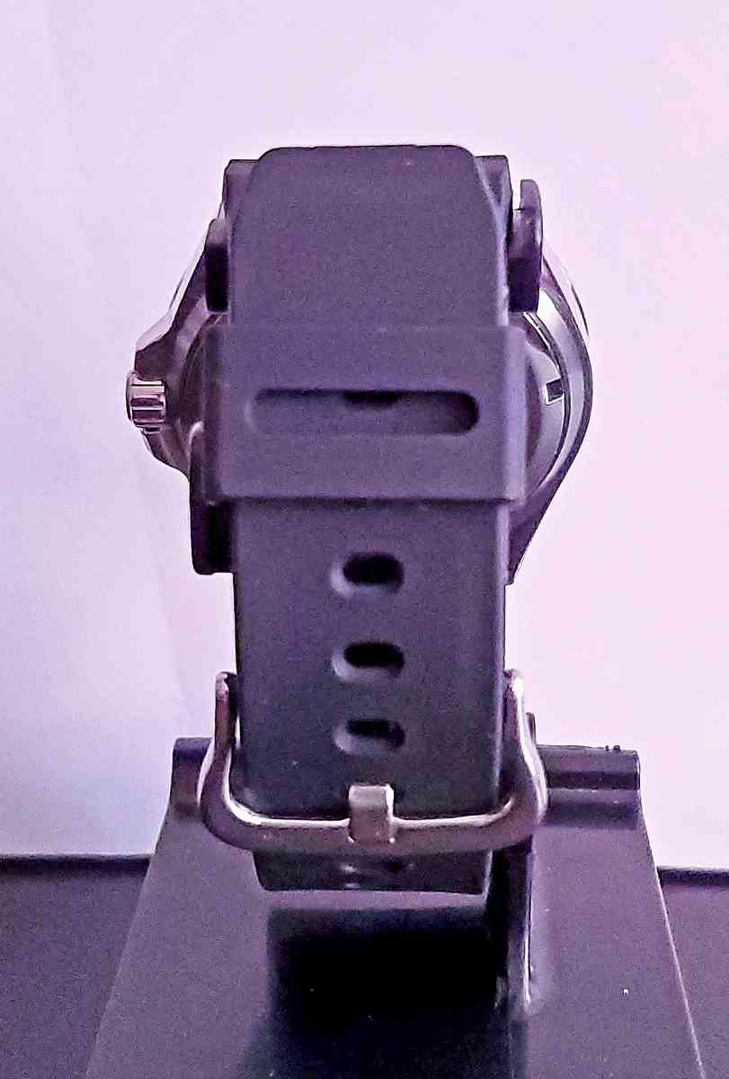 Mens Casio Watch Mdv106b1a3v 200 Meter Green Rotating Bezel - Lorain, Ohio - FleaMarketBay