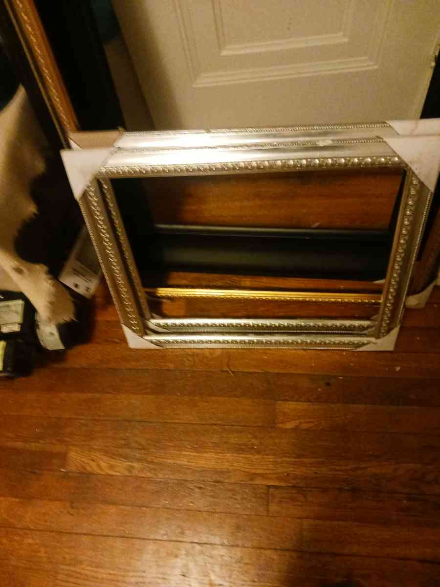 Picture Frames - Cleveland, Ohio - FleaMarketBay