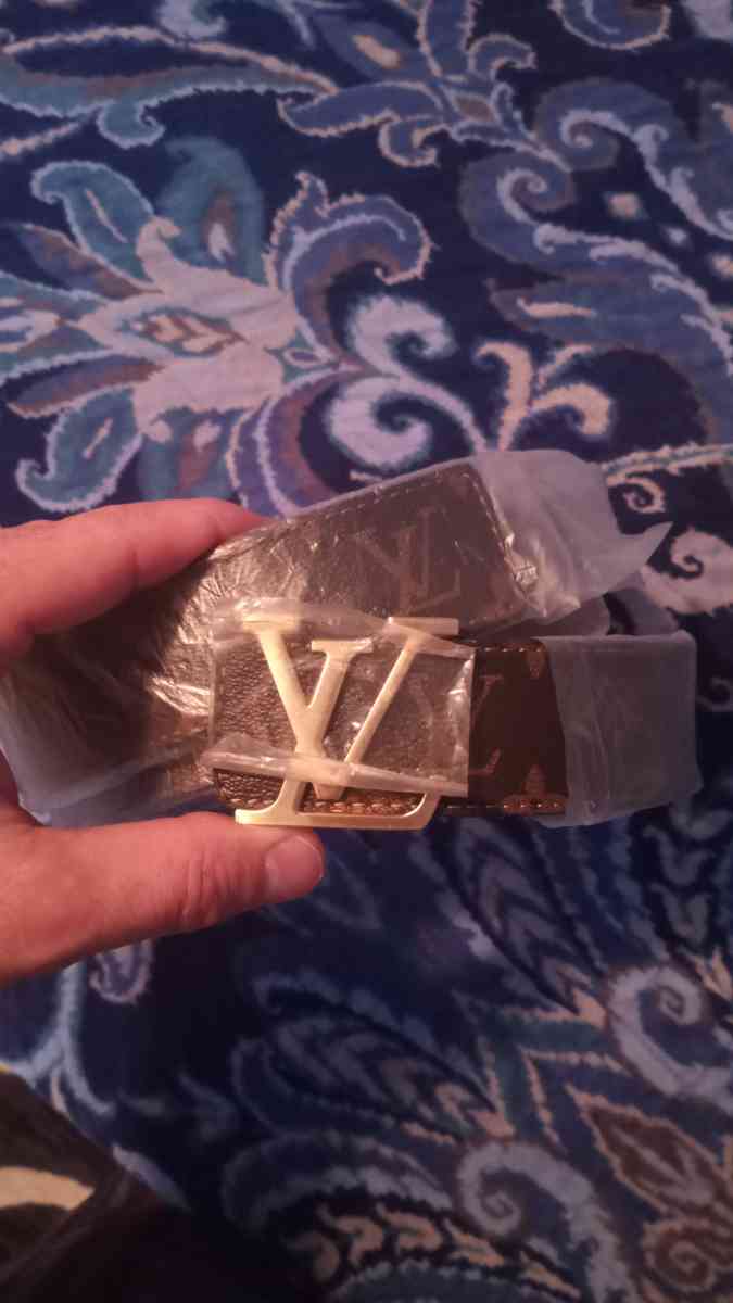 LV womens belt - Albany, New York
