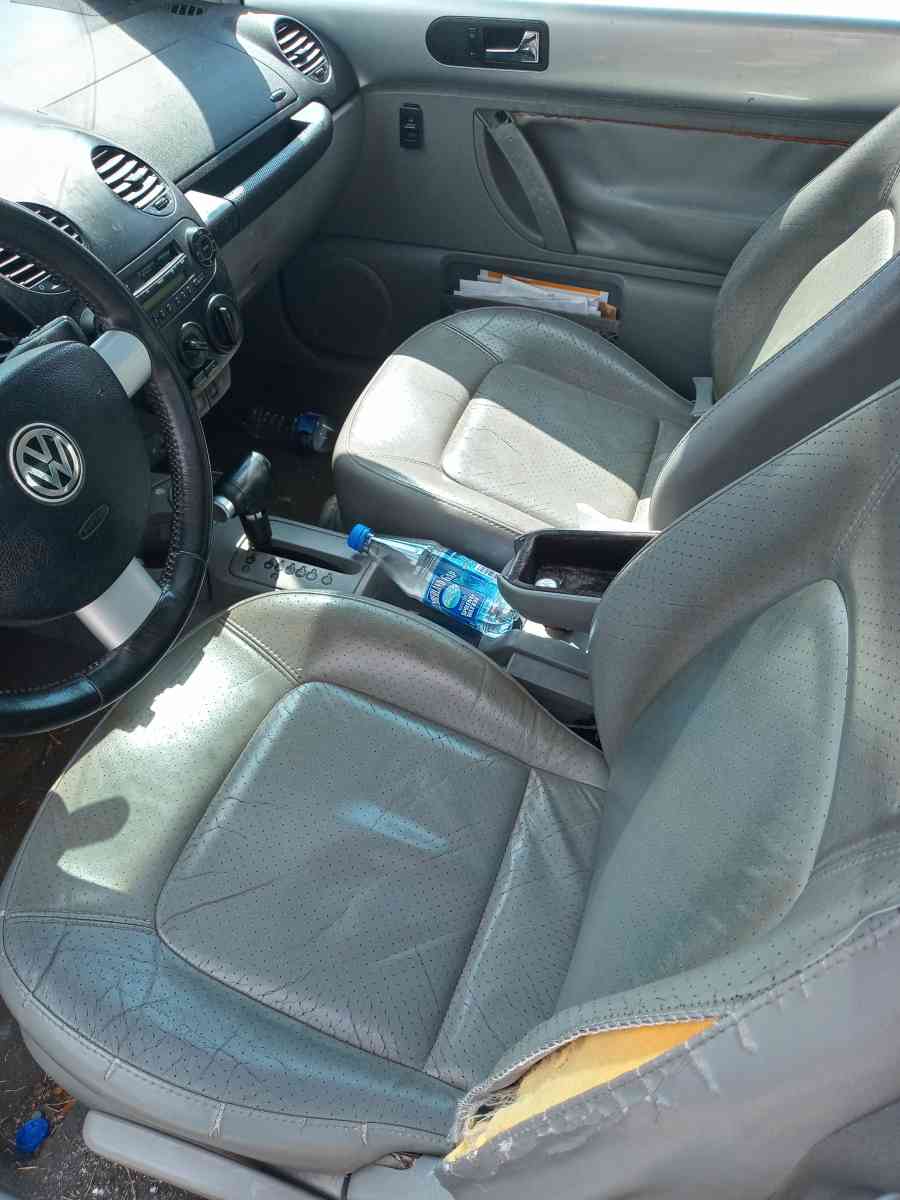 Volkswagen silver 125000 miles runs good drives good - Alicia, Arkansas - FleaMarketBay