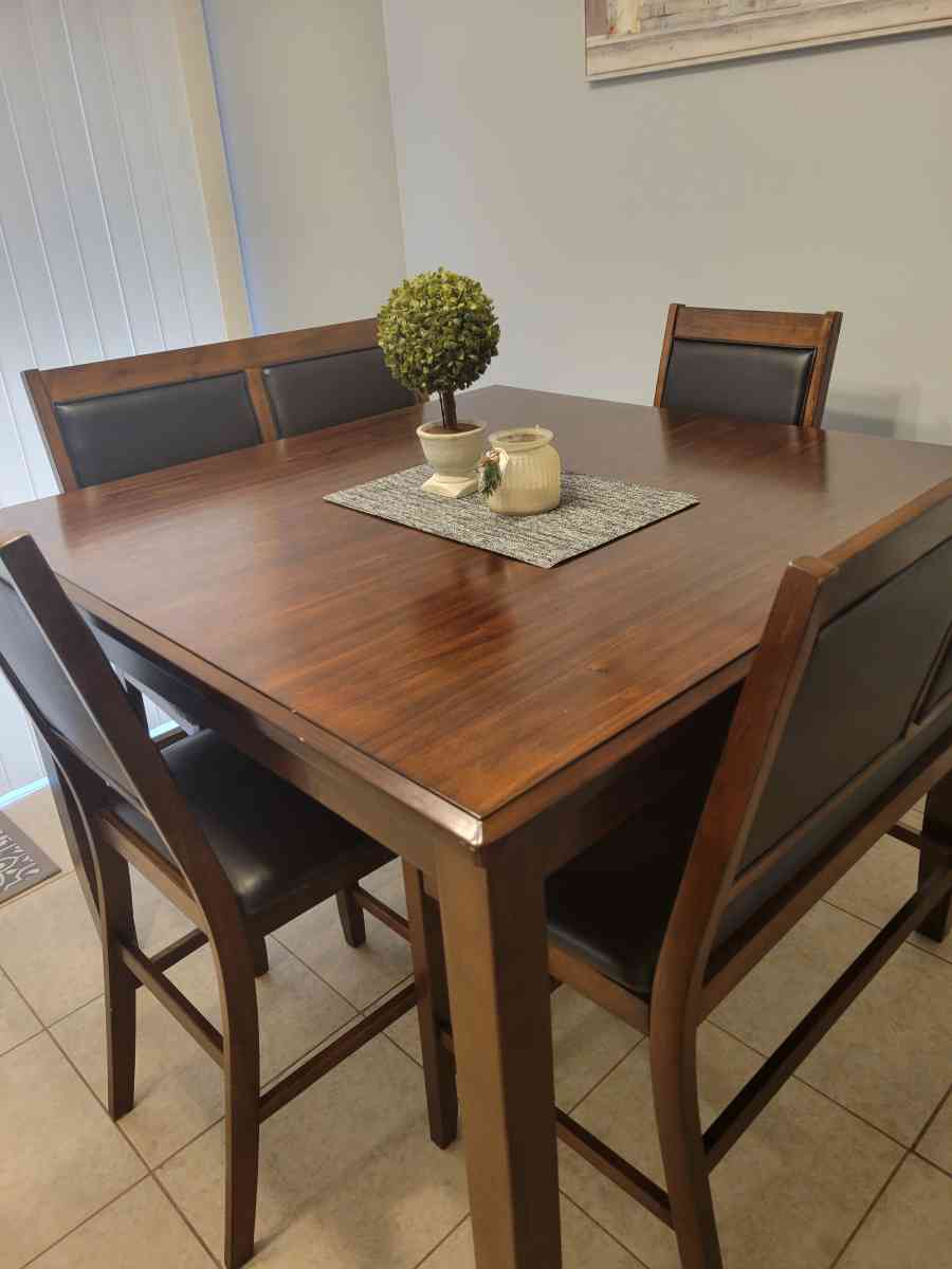 kitchen table - Plainfield, Illinois