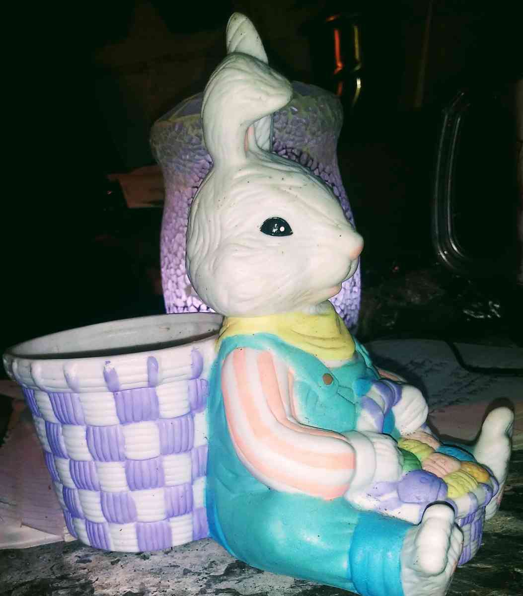RABBIT PLANTER - Alliance, Ohio
