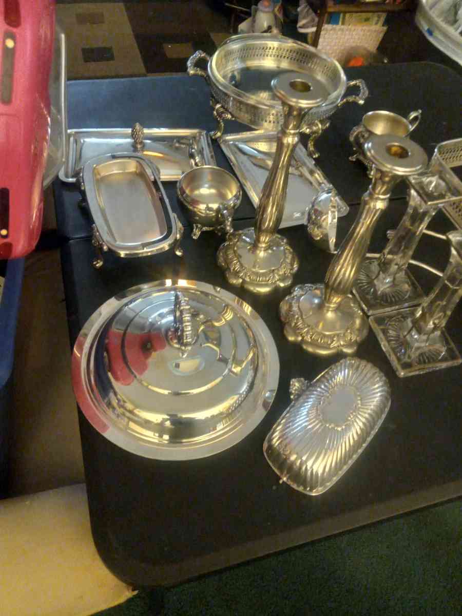 Silver Serving Set With Punch Bowl with alot of pieces - Tampa, Florida - FleaMarketBay