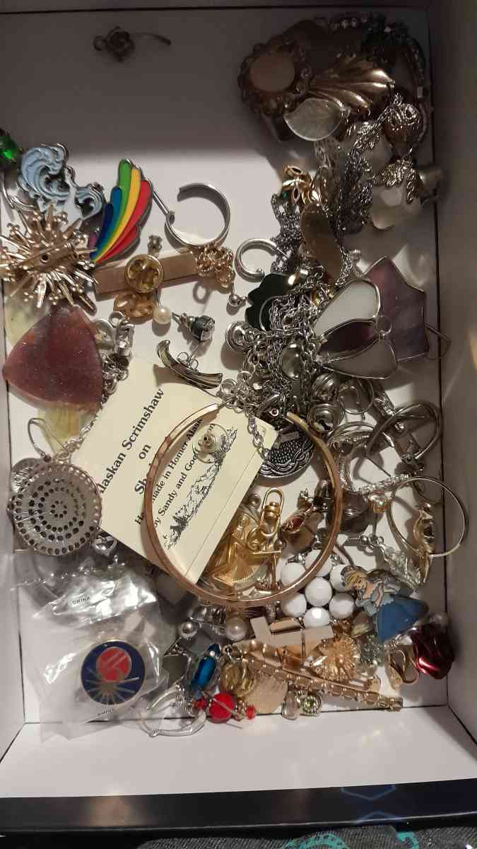random jewelery - Pueblo, Colorado - FleaMarketBay