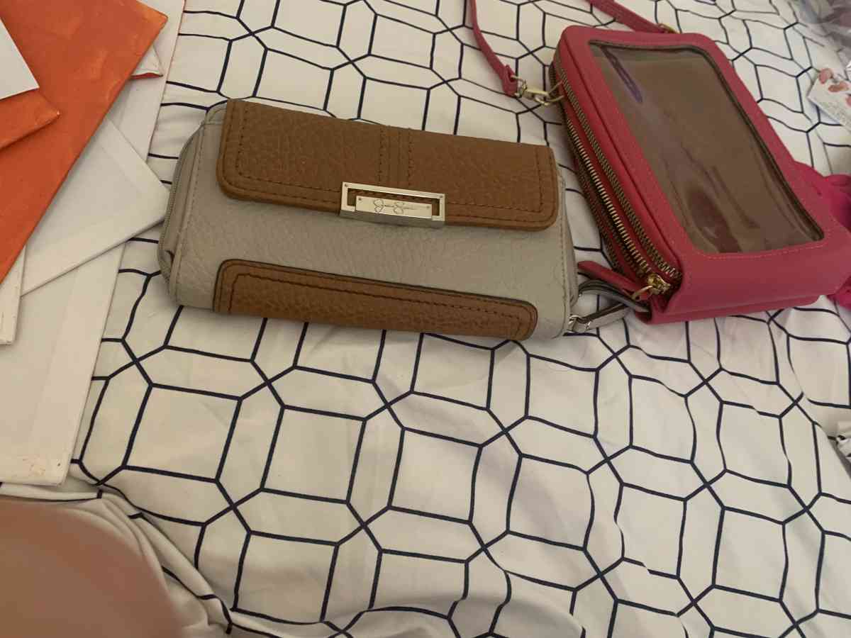 phone purse and wallet - Colorado Springs, Colorado - FleaMarketBay