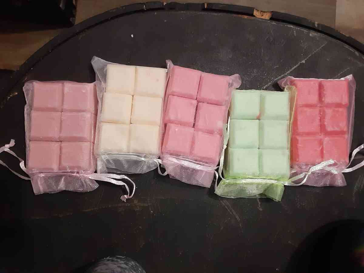 scented candles and wax melts - Louisville, Kentucky - FleaMarketBay