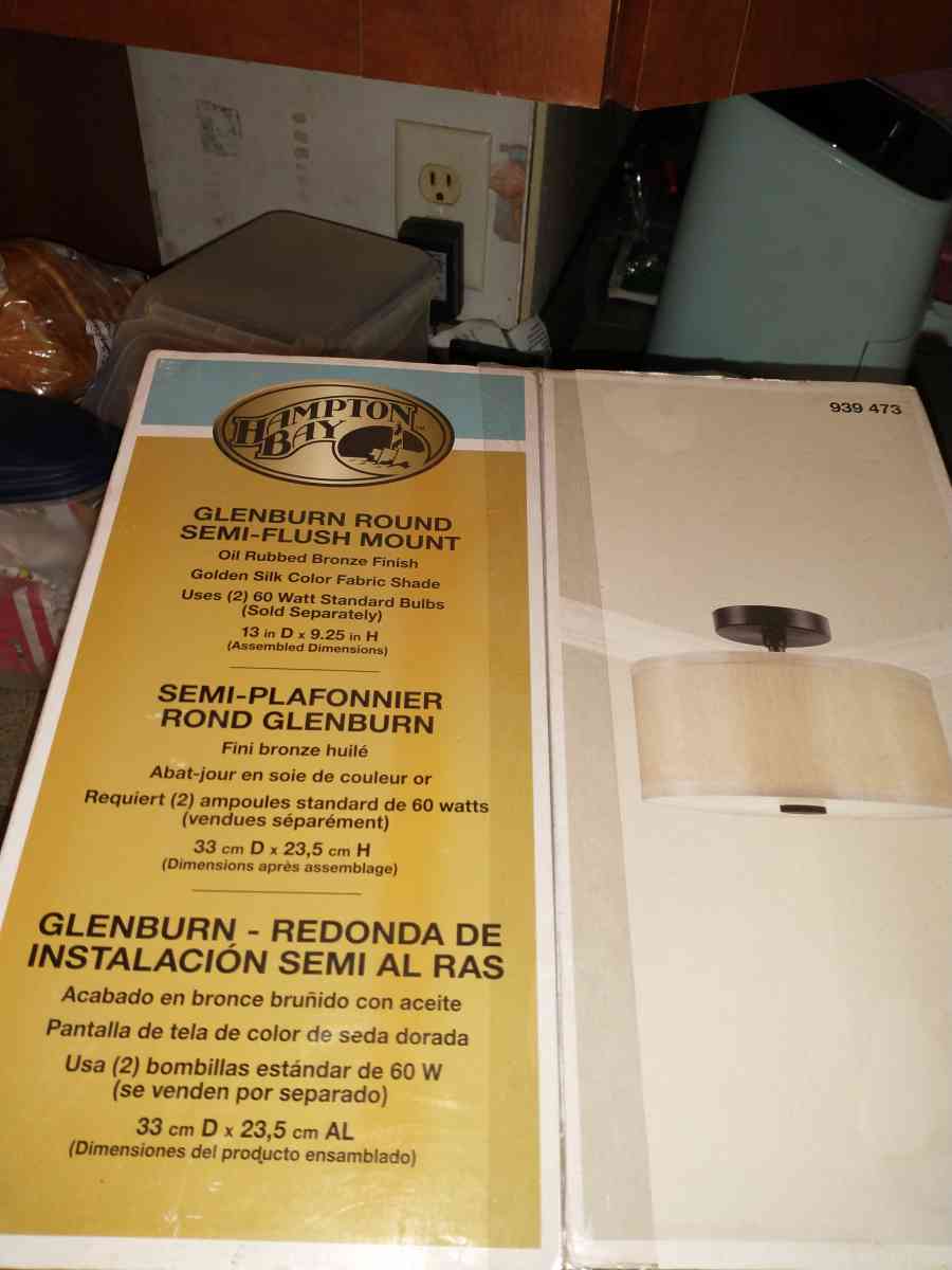 light fixture - Willis, Texas - FleaMarketBay