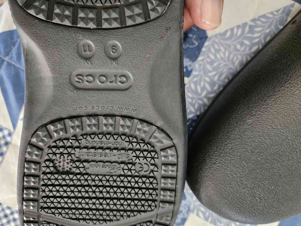 womans croc style black work shoes - Rice, Virginia