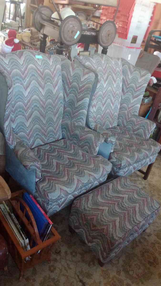 tall back chairs - Florence, Oregon - FleaMarketBay