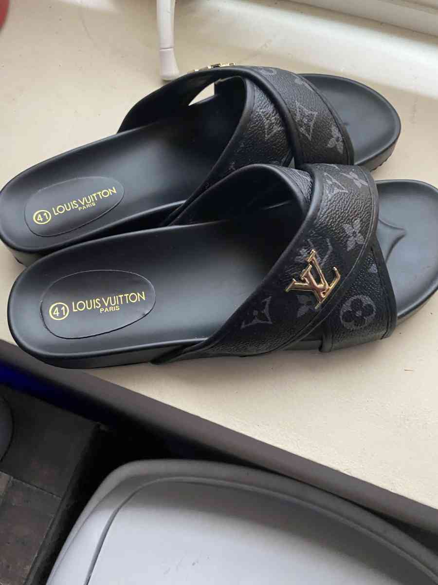 Louis Vuitton shoes - Minneapolis, Minnesota - FleaMarketBay