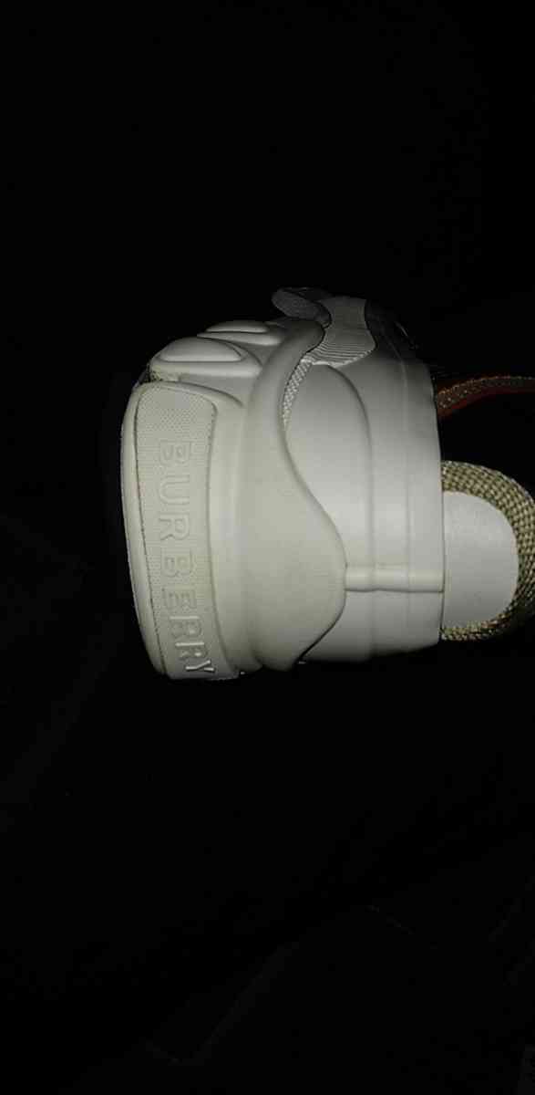 burberry - Indianapolis, Indiana - FleaMarketBay