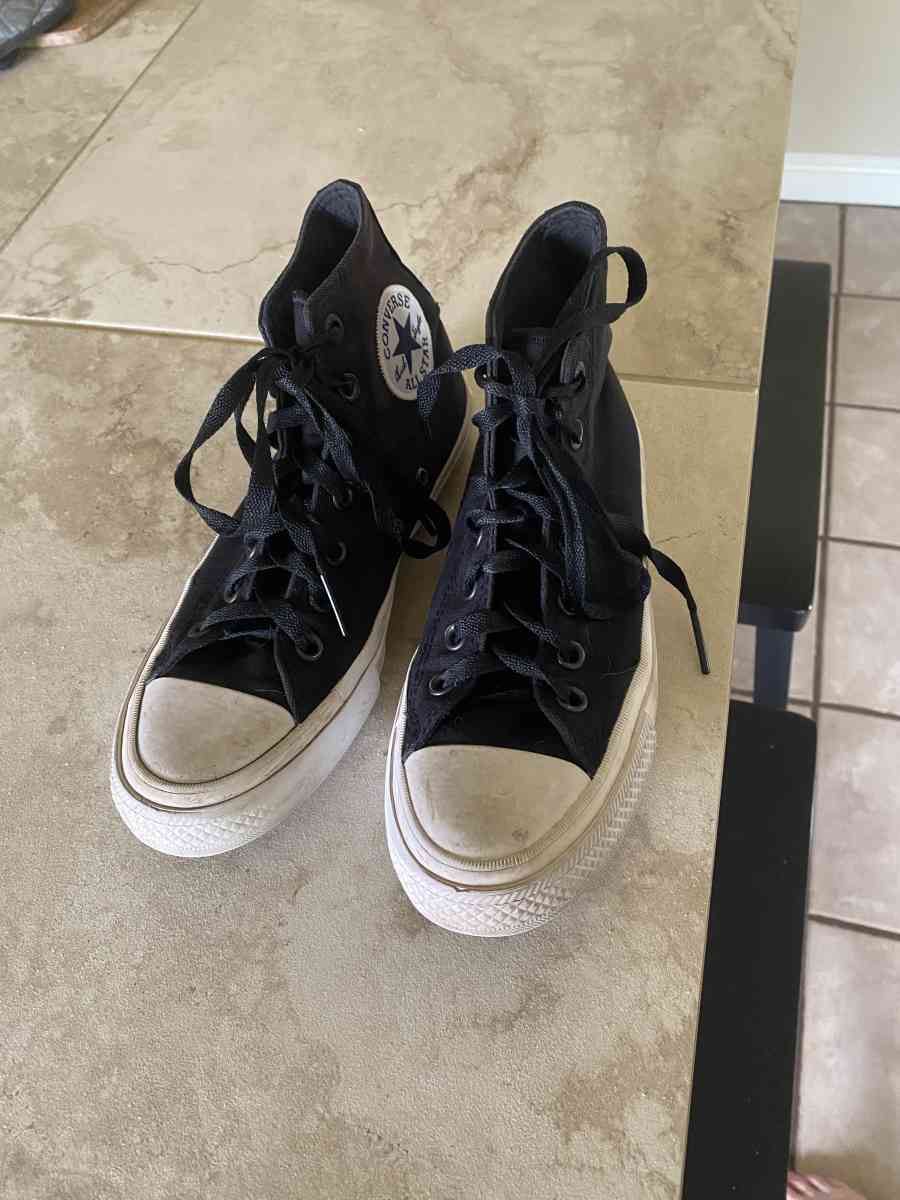 black and white all star converse - Gresham, Oregon - FleaMarketBay