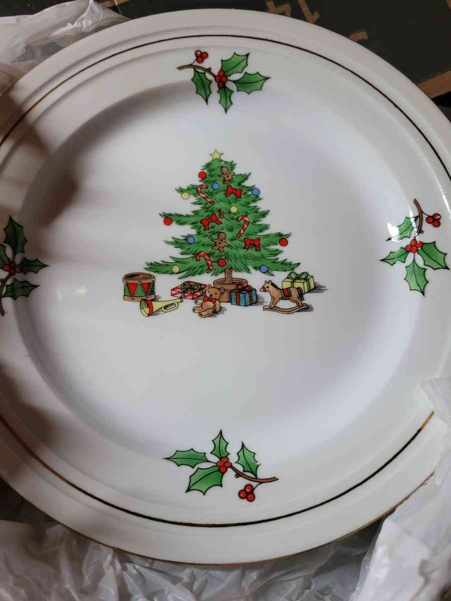 Christmas dishes - Parrish, Alabama
