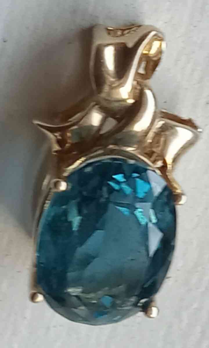 BLUE TOPAZ 14K GOLD PENDANT - Virginia Beach, Virginia - FleaMarketBay
