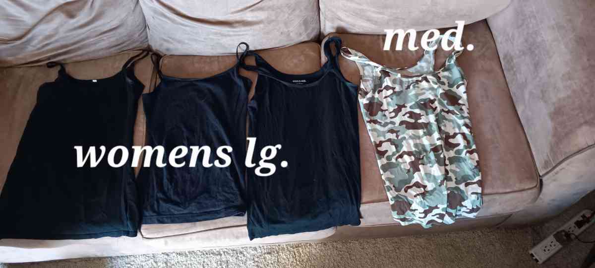 mens and womens clothes - Lexington, Tennessee - FleaMarketBay