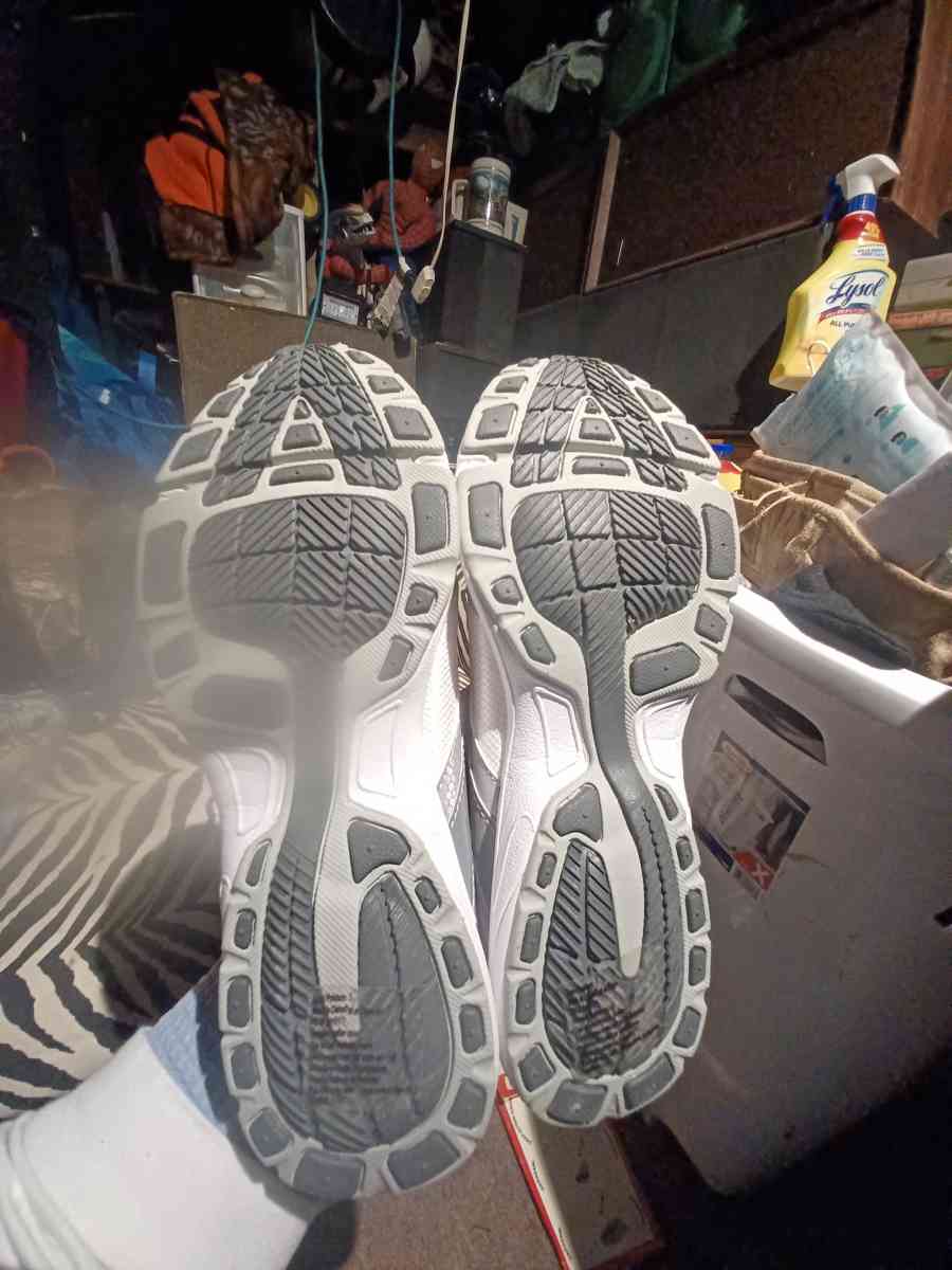 SlipOn Tennie Shoes - Dallas, Texas - FleaMarketBay